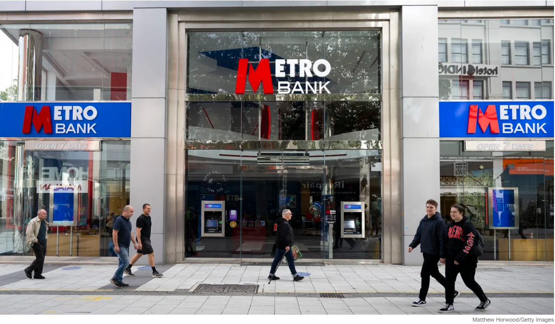 Колумбийский миллиардер получил контроль над британским банком Metro Bank, испытывающим трудности