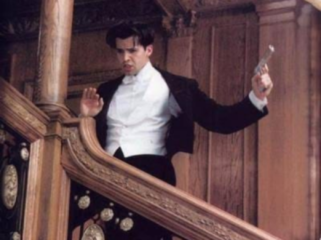 Главный отрицательный персонаж в фильме "Титаник"