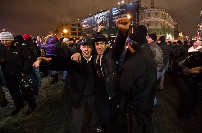 Президент считает, что с мигрантами нет проблем, так как они являются "своими" из бывшего СССР. Однако, это утверждение неверно. Личное мнение.