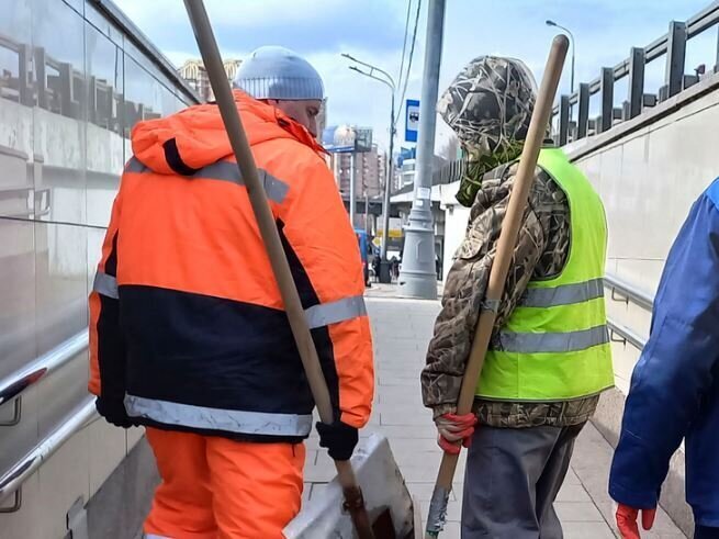 Президент считает, что с мигрантами нет проблем, так как они являются "своими" из бывшего СССР. Однако, это утверждение неверно. Личное мнение.