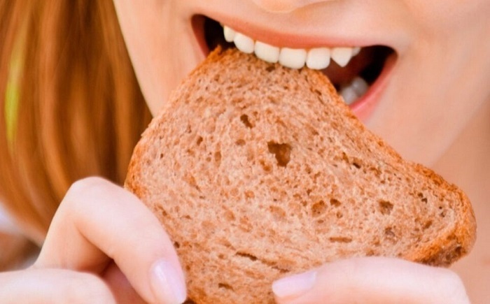 Хлеб, каков он сейчас? Можно ли есть хлеб с плесенью? И что с ним делать, выбрасывать?