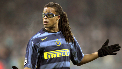 Футболисты с плохим зрением.