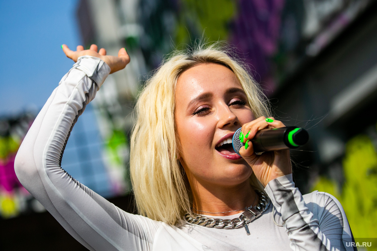 Небольшая история о популярной певице