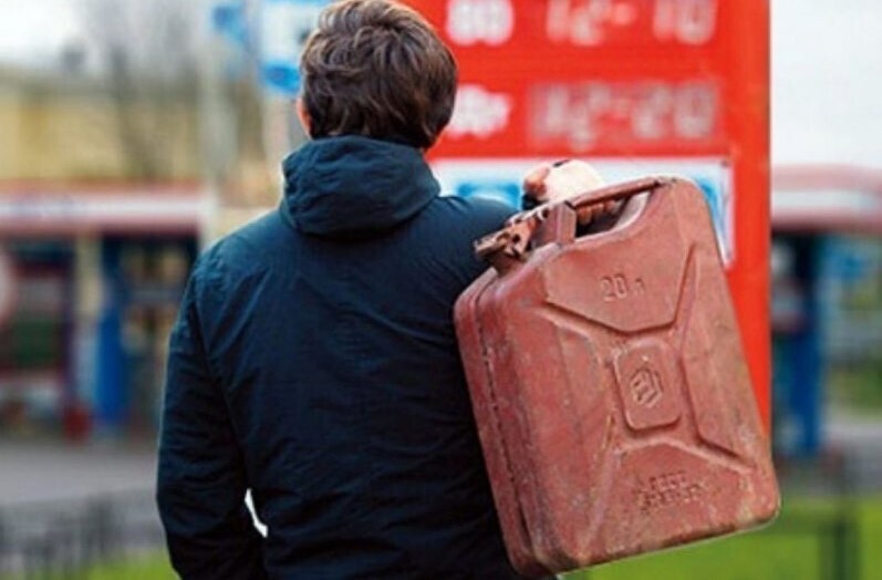 Где дороже бензин: у нас или в Европе? Развенчиваю мифы на основании реальных данных