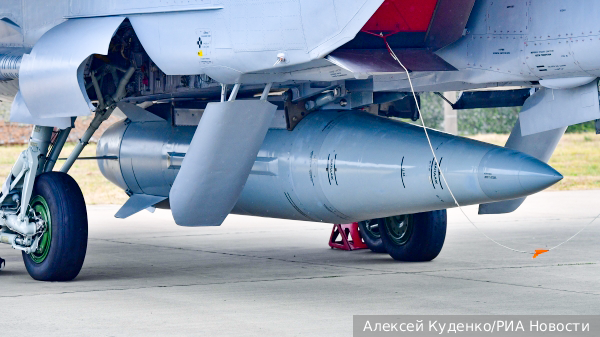 Патрулирование самолетами ВКС РФ берегов Черного моря с комплексами "Кинжал"