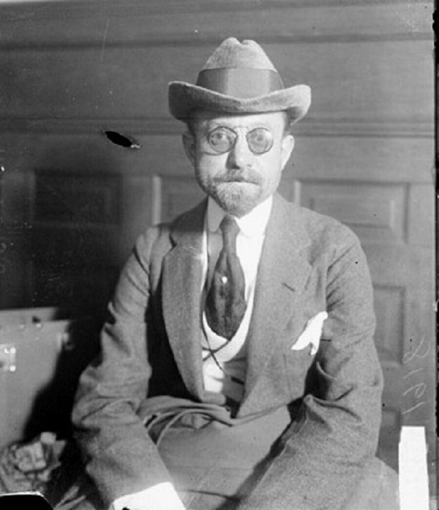 Одни из первых мошенников получившие известность.