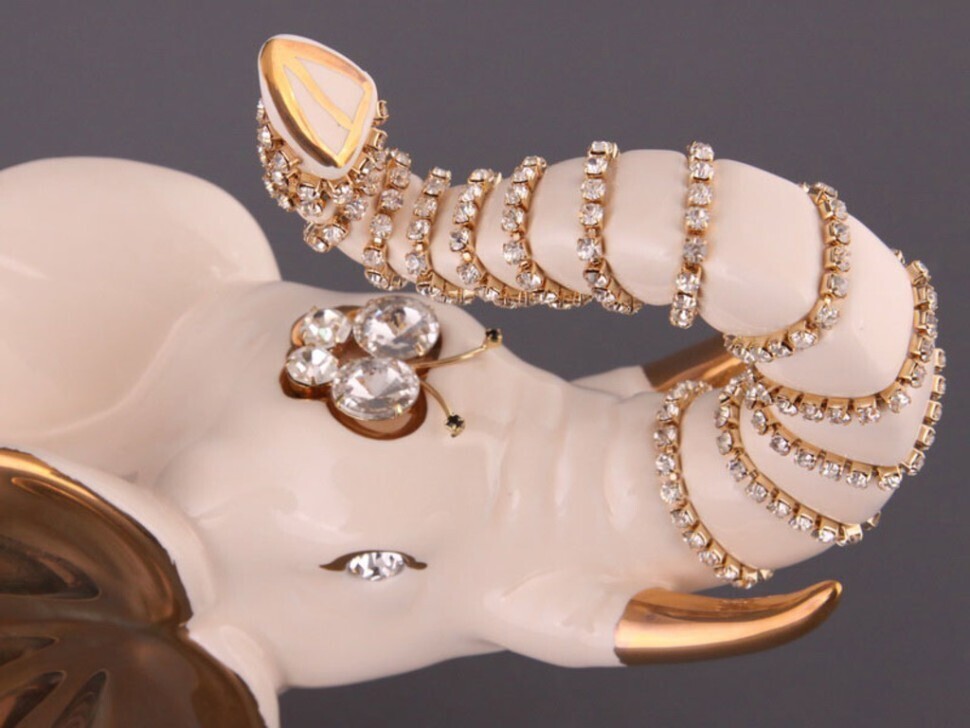 Почему люди в доме держат «фен-шуйные» фигурки слонов, лягушек, черепах