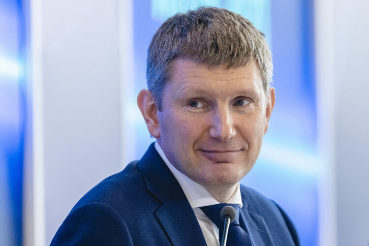 "Партия власти и правительство получили разумный вопрос в Госдуме: где находится реализация программы импортозамещения, о которой они заявляли?"