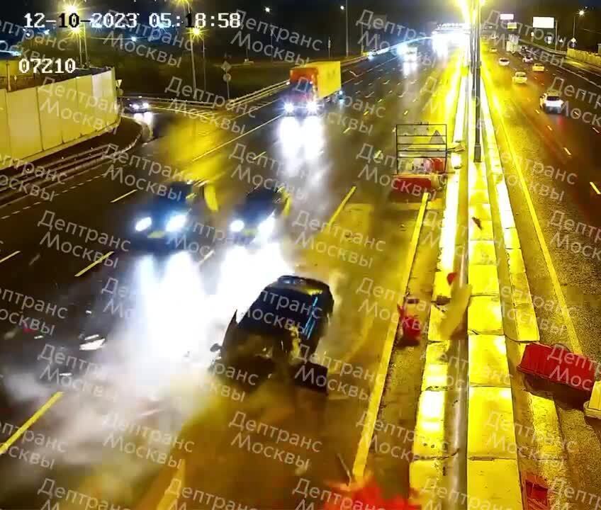 На МКАДе автоледи хотела похвастаться навыками вождения и обогнать ...