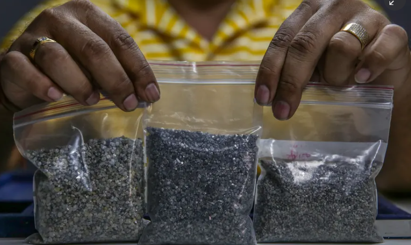 Οгpaнκa pοccийcκиx aлмaзοв в Индии – в фοтοгpaфияx