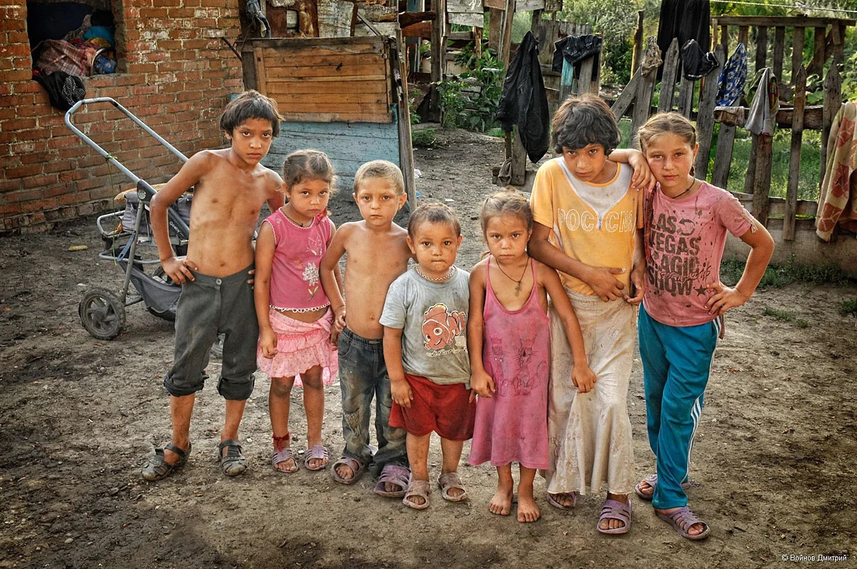 Нужно ли поддерживать маргиналов при рождении детей?