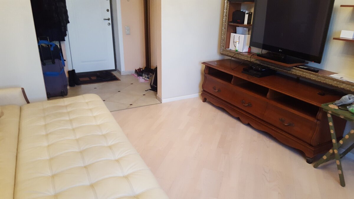 🟥🔞 Шумная вечеринка растянулась на несколько дней. Горы мусора и пустых бутылок - Как я убирала квартиру после "неВИНного застолья" одной компании😱