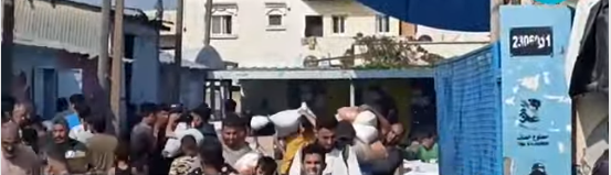 Пострадавшие от войны, отчаявшиеся жители Газы грабят склады ООН на фоне израильского нападения