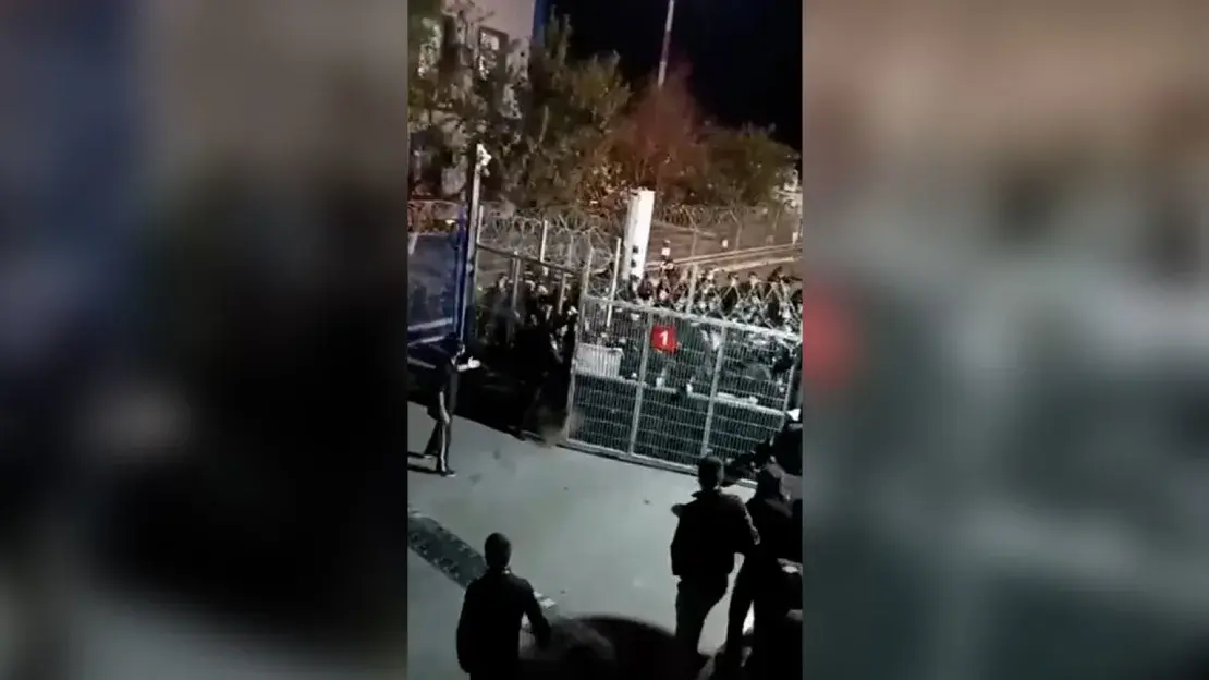 Антисемитская толпа штурмует российский аэропорт, когда приземляется рейс из Тель-Авива