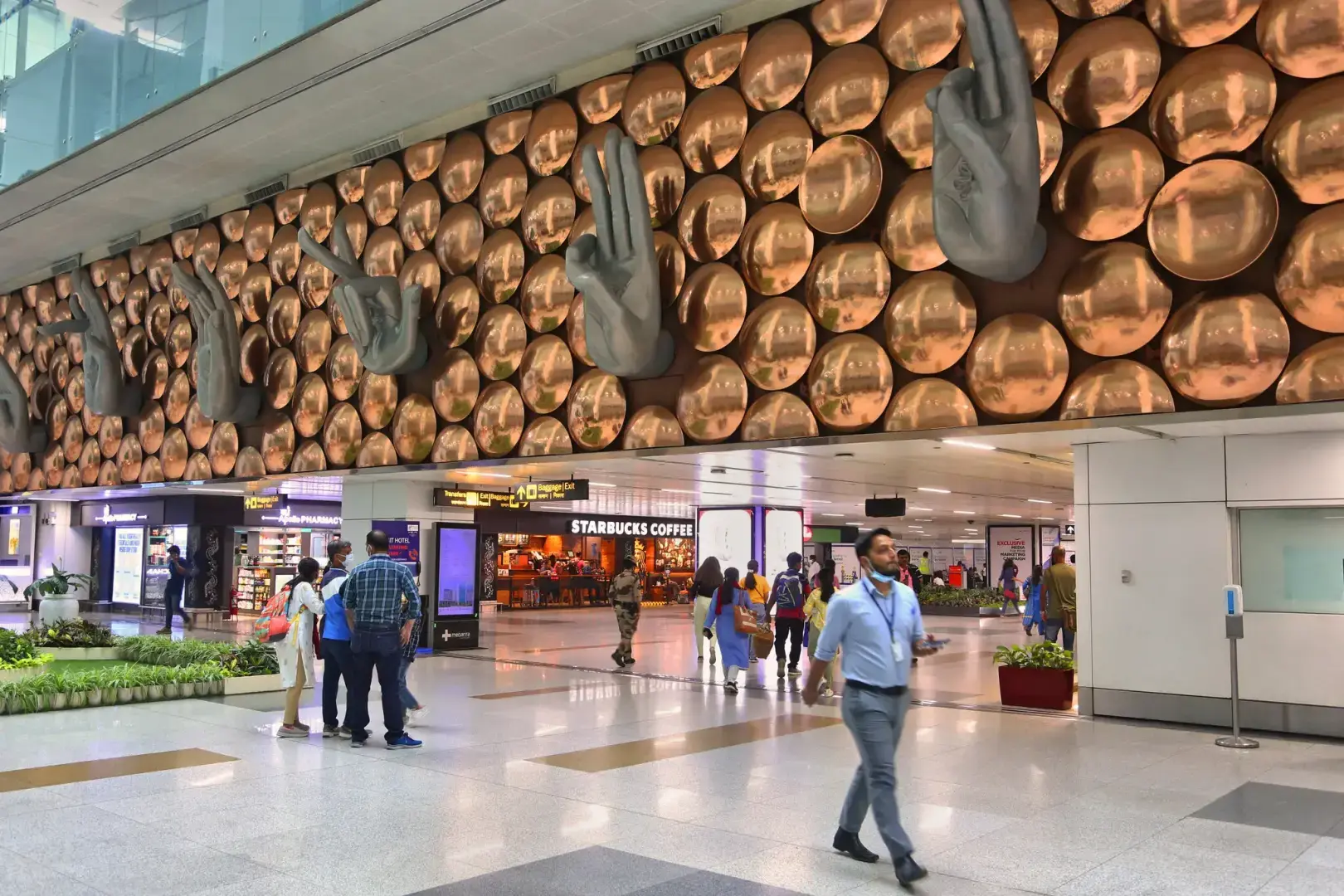 Ни одна страна в мире не покупает больше самолетов, чем Индия. Вот почему.