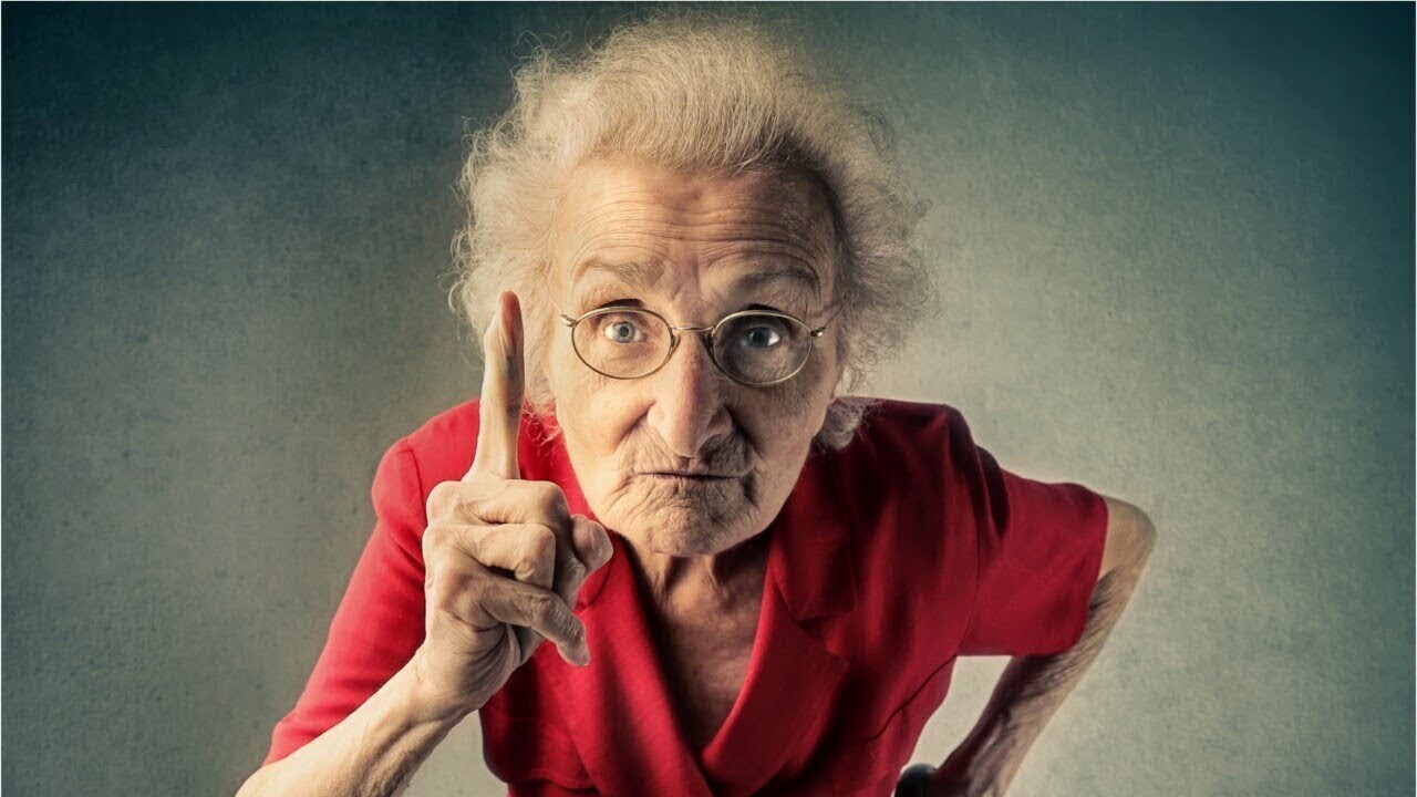 Чем опасны «божьи одуванчики»? Уход и проживание в обмен на завещание – путь в никуда