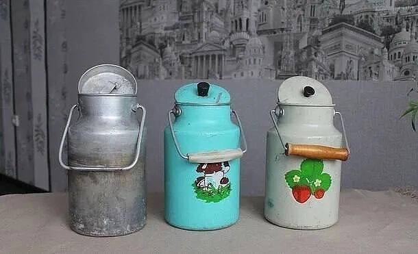 С ними ходили не только за молоком, но и за сметаной, и за квасом, и даже за пивом😌 А у вас какой был?