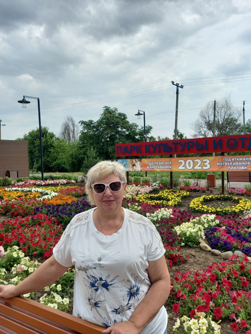 20-метровый памятник «Якорь» – символ мужества и героизма, у которого я склонила голову в честь погибших в ВОВ