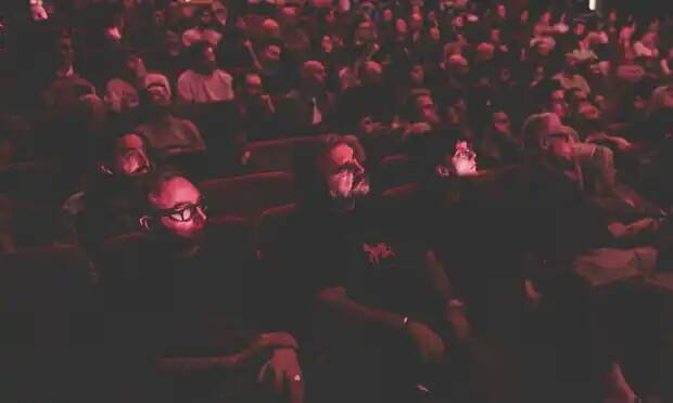 Священник-диджей проводит вечера авангардной электроники