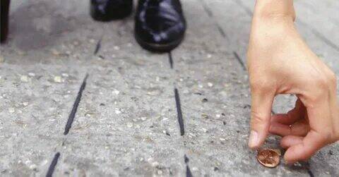 Причины, почему нельзя поднимать найденную монету.