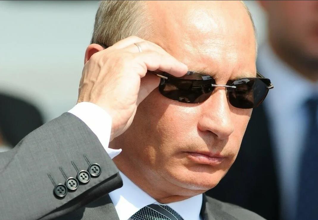 Путин приехал в штаб Южного военного округа