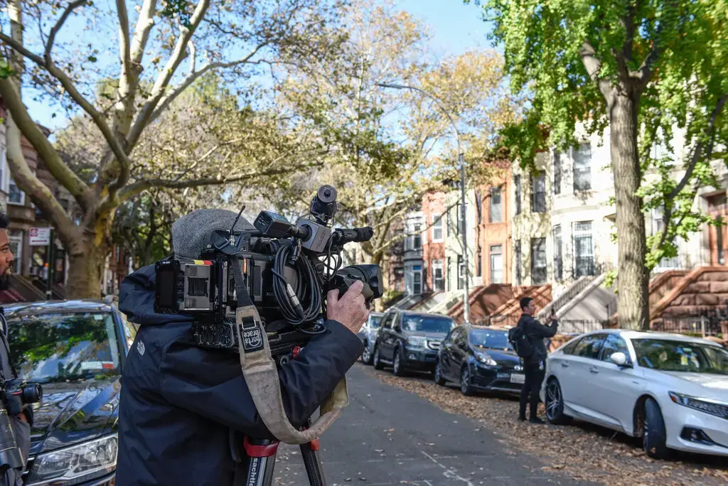 ФБР конфисковало телефоны Эрика Адамса на фоне усиления расследования кампании