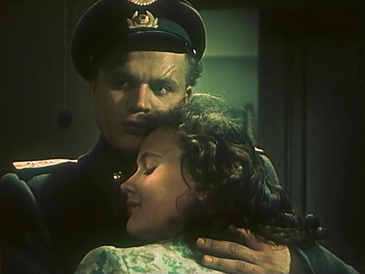 Фильм «Ирония судьбы» – это информационная бомба под семейные ценности и здоровое общество? А может быть, под весь СССР?