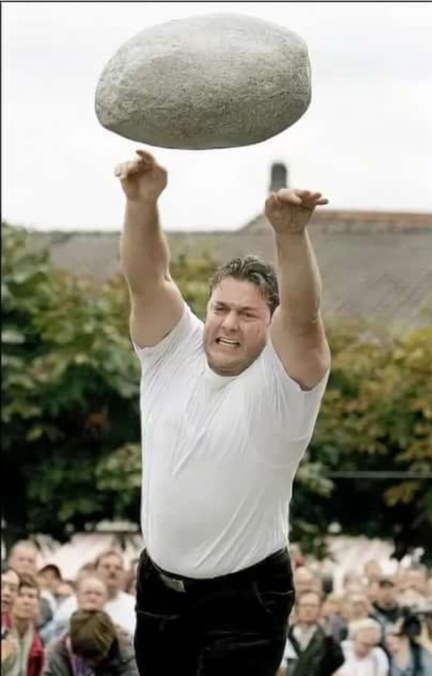 Сосед чуть не забил женщину камнями за посадку цветов