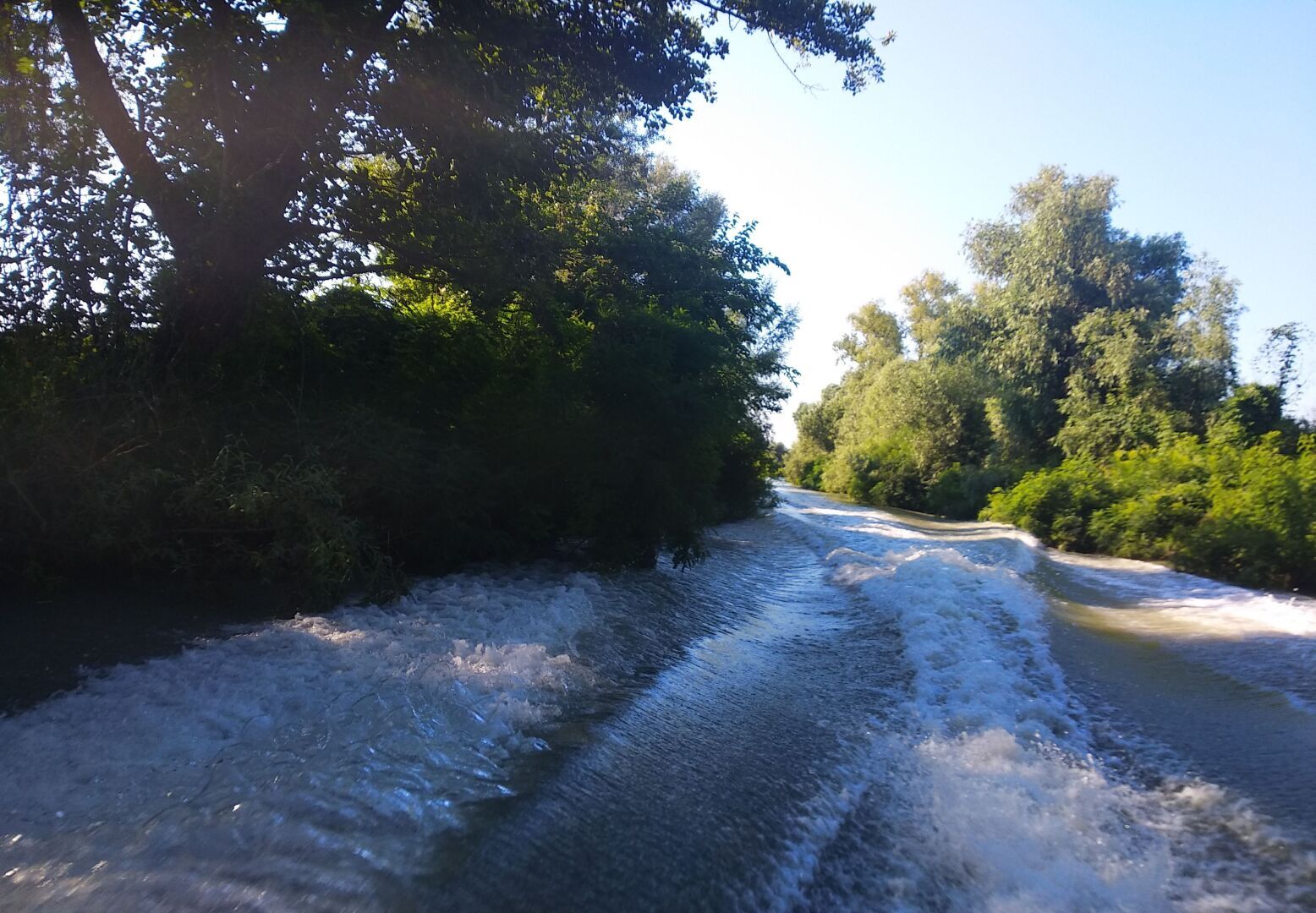 Есть места в России, где супер красиво и одно из таких мест "Долина Лотосов"