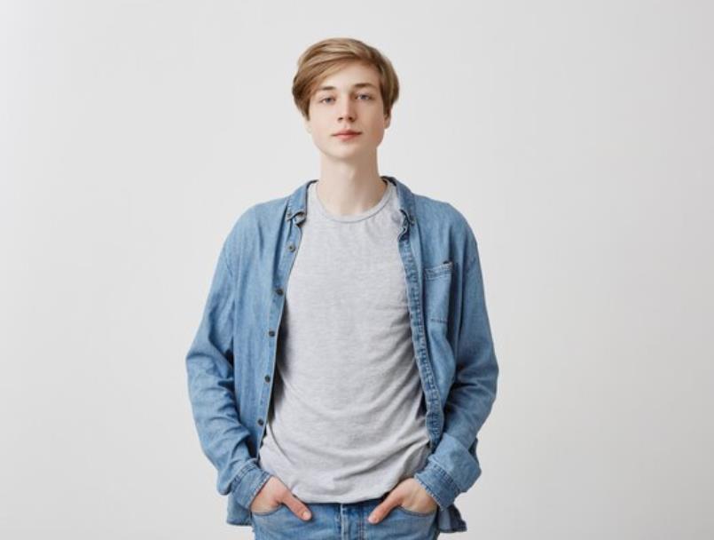 Ребенку 16 лет, родители взяли путевку в санаторий и собираются отдыхать вдвоем. Может ли жить ребенок один без родителей дома?