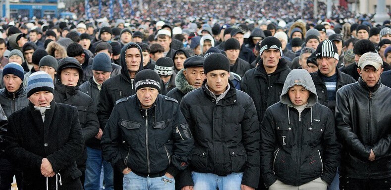 Как вы относитесь к мигрантам?