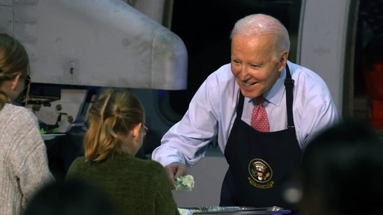 Как Джо Байден проводит свой 81-й день рождения?