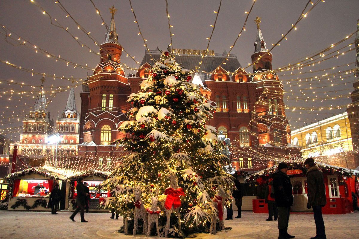 Новогодние праздники 2024 в спб