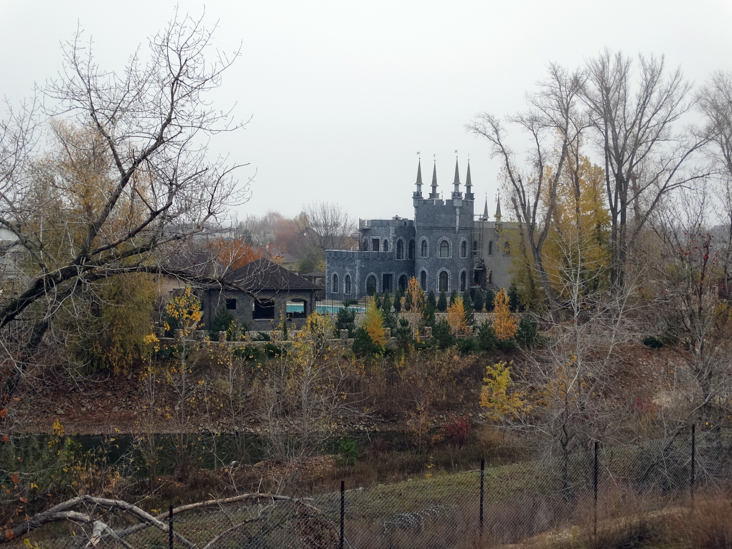 Маяк, Волга и дачи