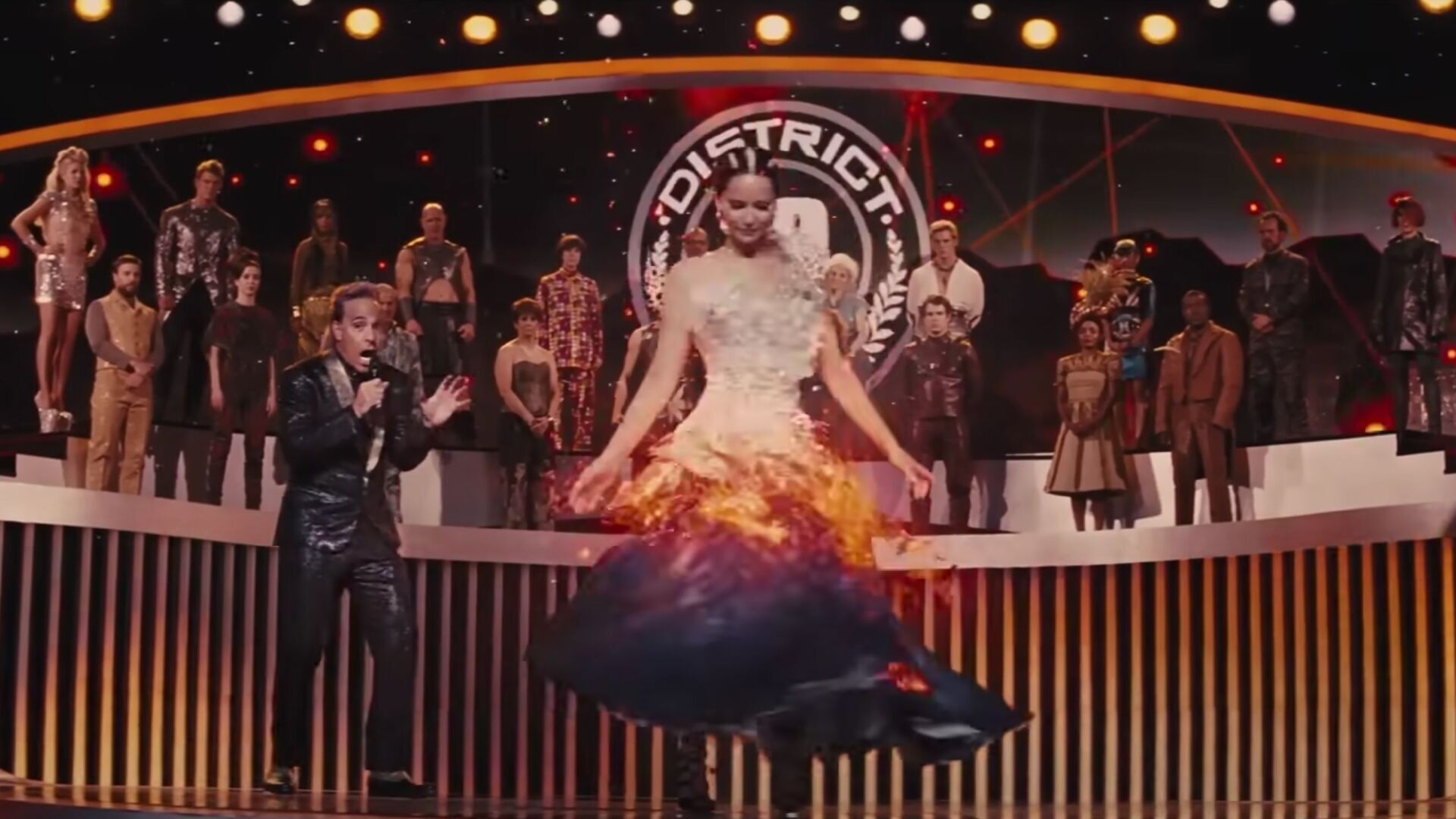 Образ недели. Рэйчел Зеглер в пылающем платье.