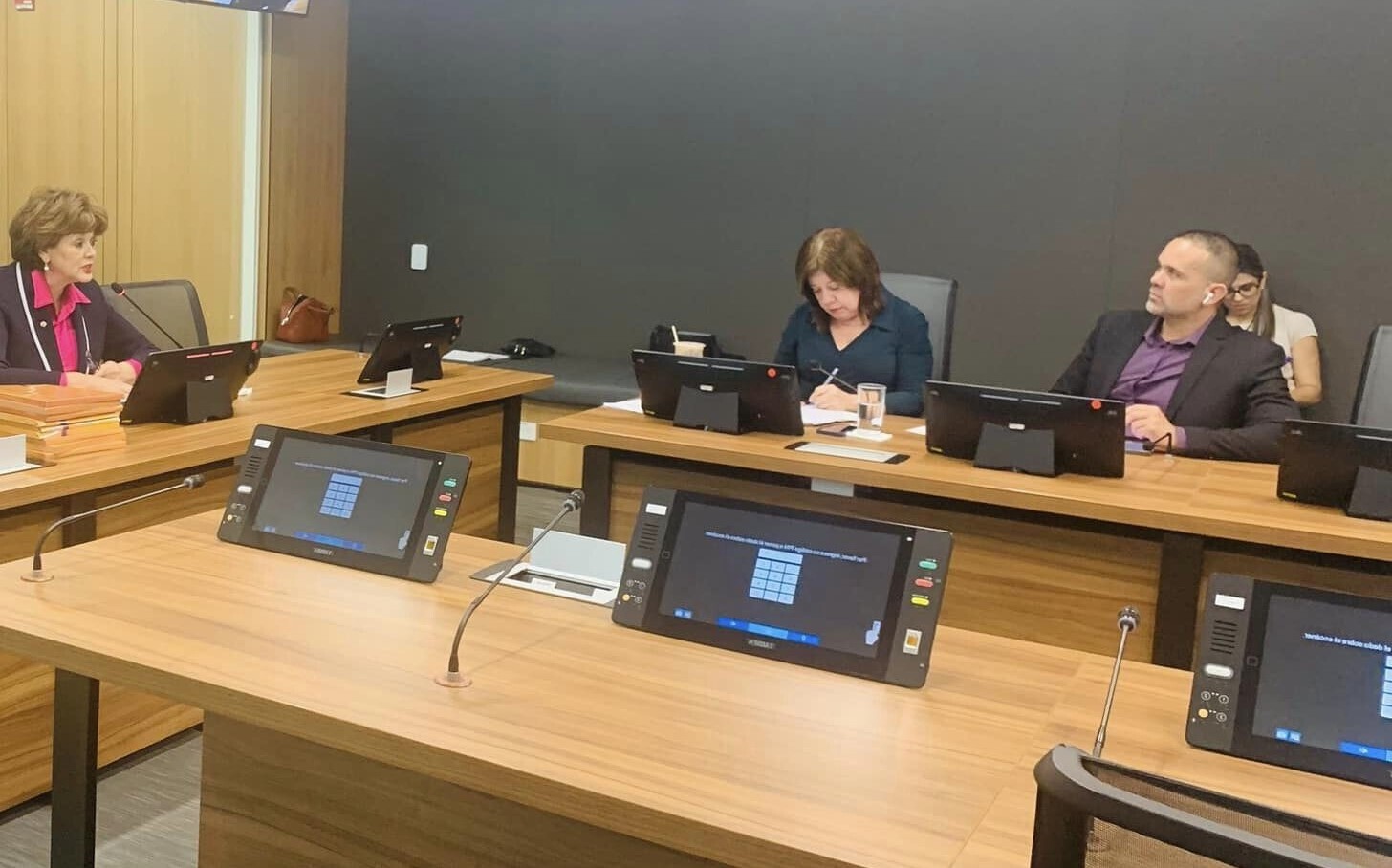 Встать, суд идёт... Часть 24. Показания свидетелей. Мы с Марилу решили отказаться от предложенных ответчиками пяти миллионов колонов