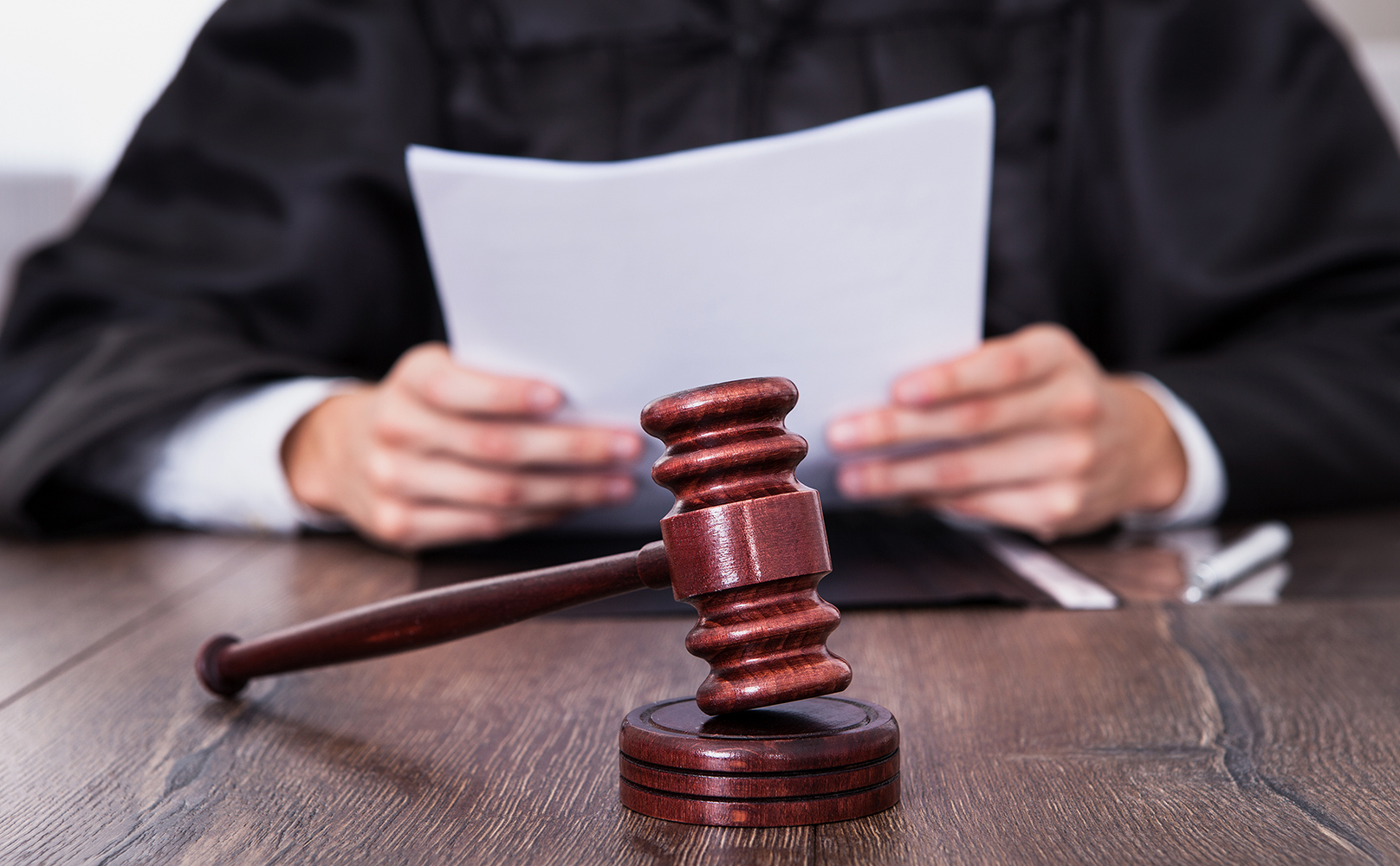 Судебные ошибки: когда невиновные оказываются за решеткой