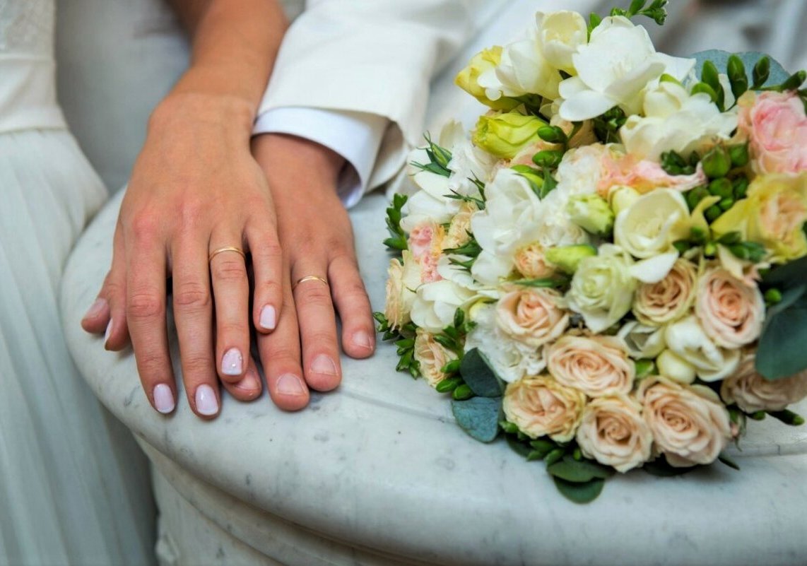 Видели когда-нибудь жениха в шортах? Как проходят экзотические свадьбы на островах в этнических традициях: бубны, пляски, слоны, океан...