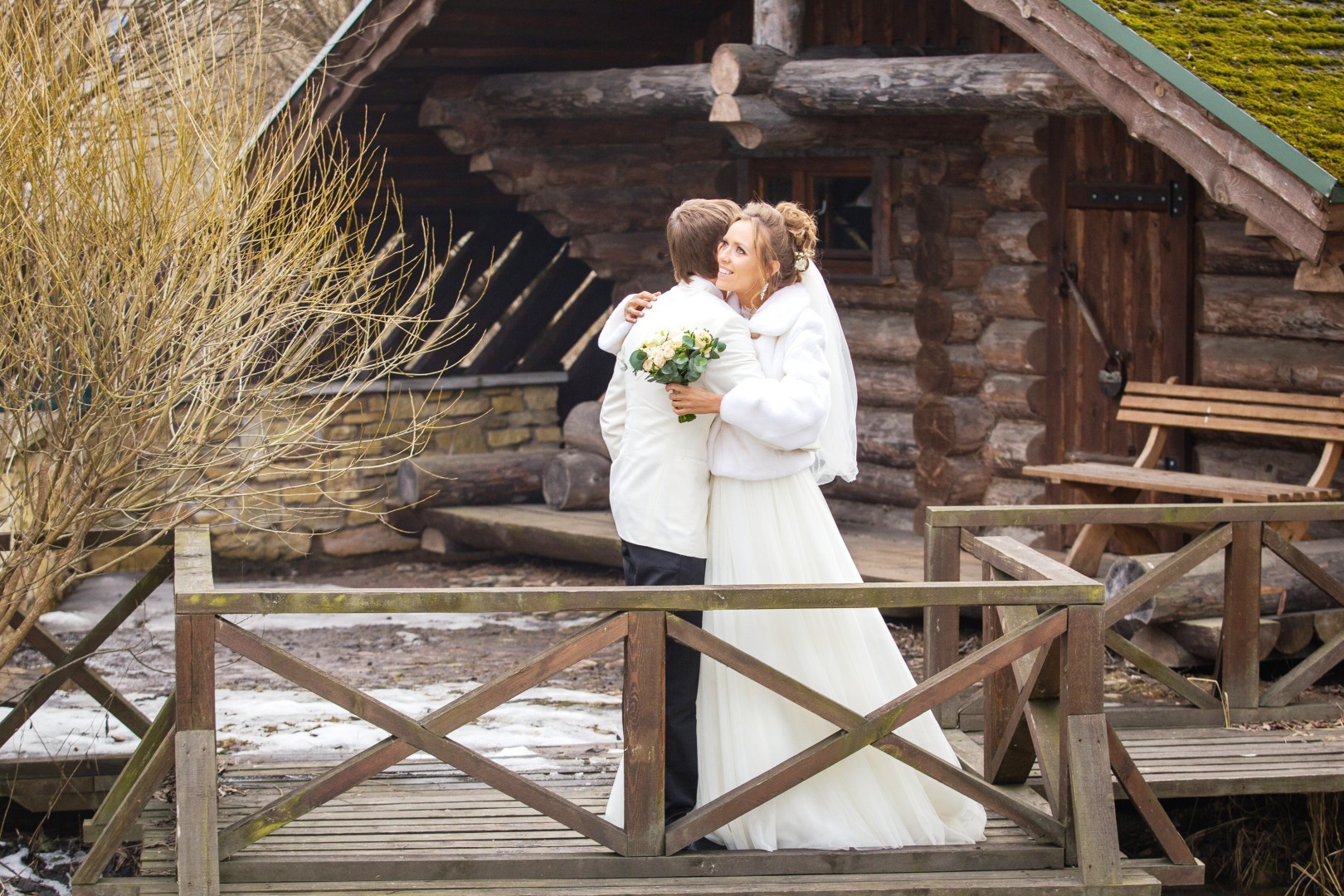 Видели когда-нибудь жениха в шортах? Как проходят экзотические свадьбы на островах в этнических традициях: бубны, пляски, слоны, океан...