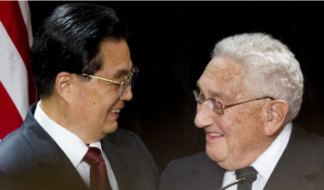 Китай отдает дань уважения Киссинджеру, «старому другу китайского народа»