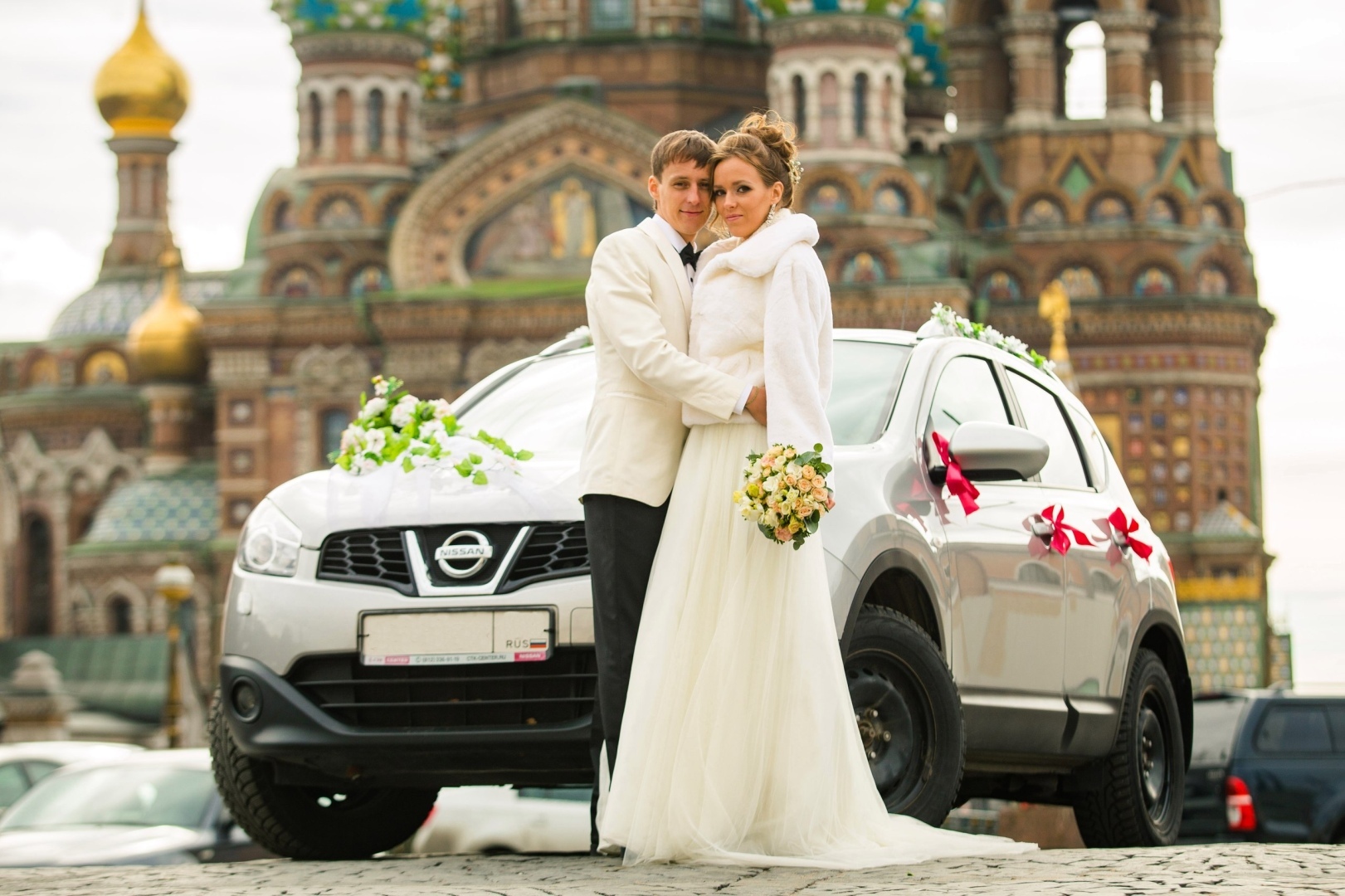 Видели когда-нибудь жениха в шортах? Как проходят экзотические свадьбы на островах в этнических традициях: бубны, пляски, слоны, океан...