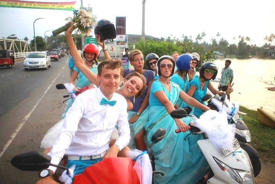 Видели когда-нибудь жениха в шортах? Как проходят экзотические свадьбы на островах в этнических традициях: бубны, пляски, слоны, океан...