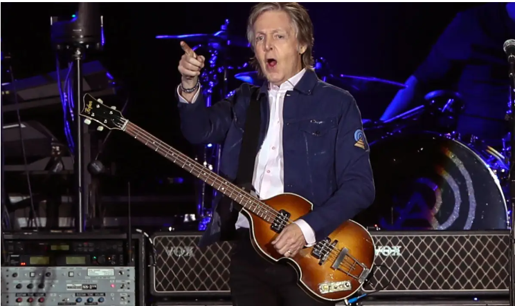 Пол Маккартни выступил неожиданный концерт перед 300 человек (Видео)