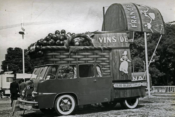 Фантастические французские рекламные караваны