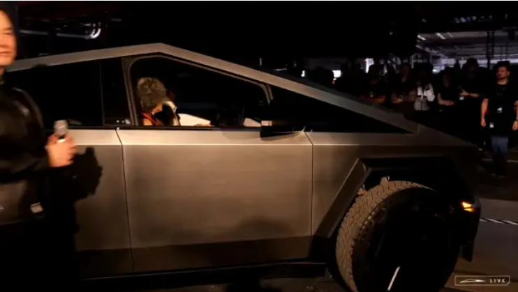 Подробно о Tesla Cybertruck