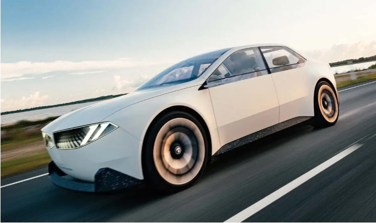 Босс BMW M: Не имеет iM3