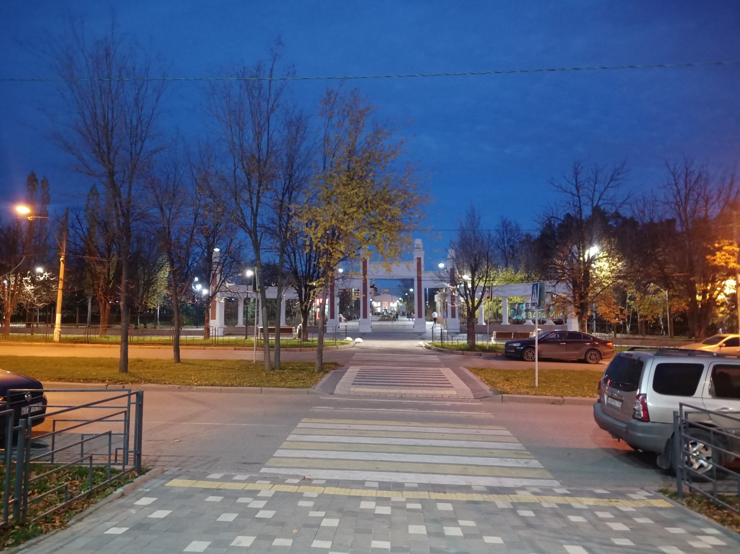 Вечерняя прогулка по обновлённой улице Титова