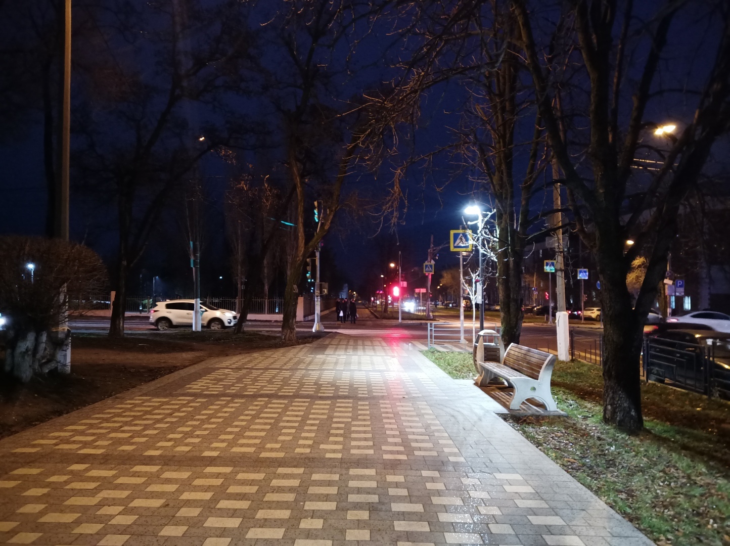 Вечерняя прогулка по обновлённой улице Титова