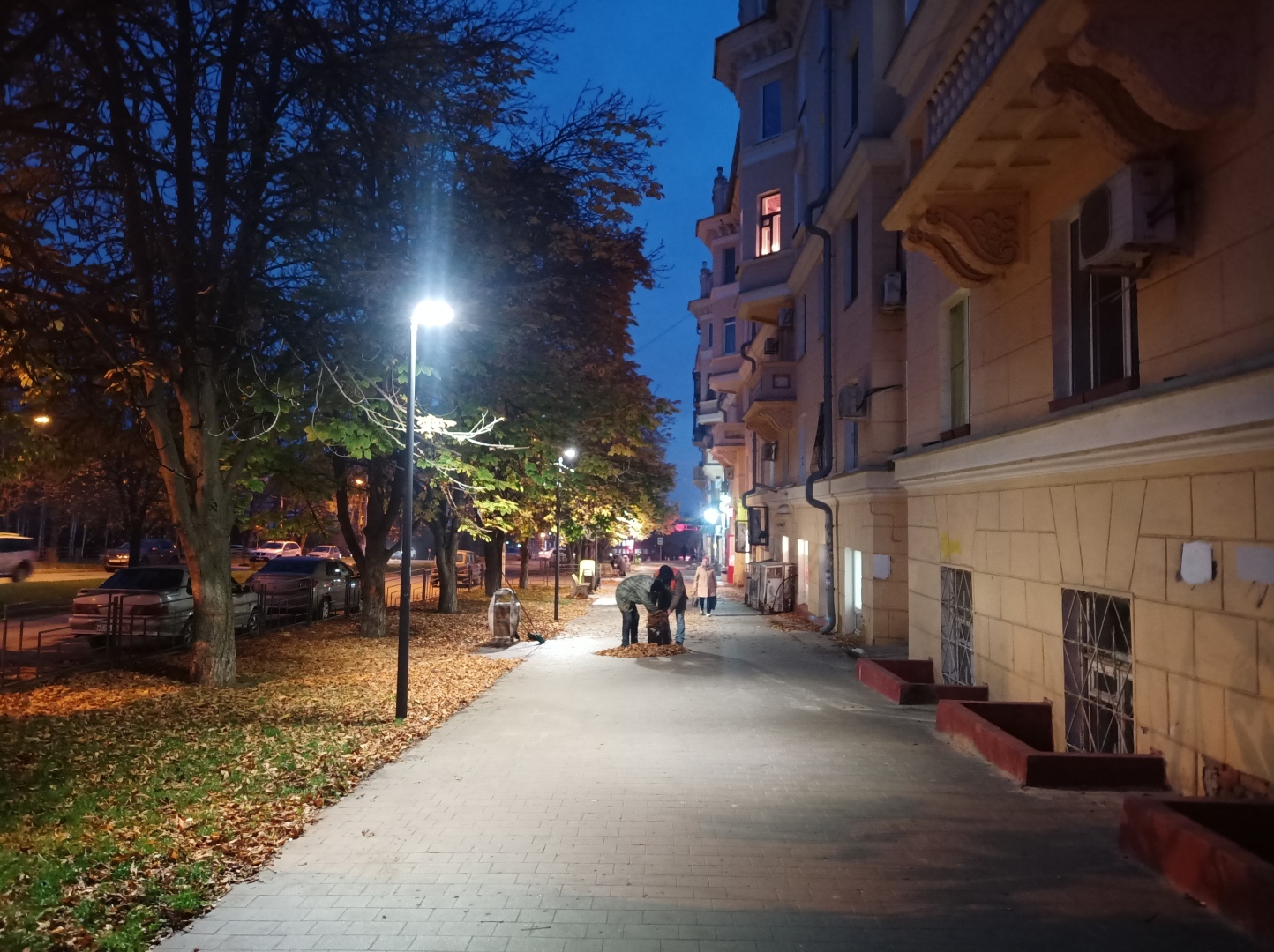 Вечерняя прогулка по обновлённой улице Титова