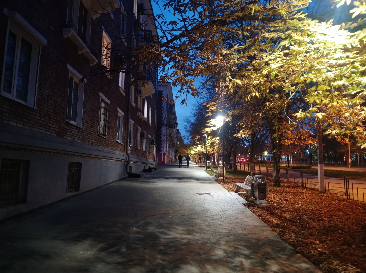 Вечерняя прогулка по обновлённой улице Титова